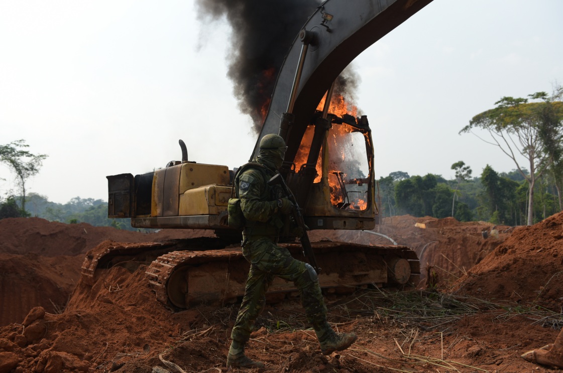 Fiscalização do Ibama desativa 29 balsas e máquinas de garimpo na Terra Indígena Kayapó (PA). Foto: Ibama