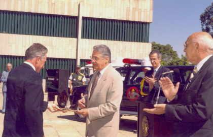 Visita do então Presidente da República, Fernando Henrique Cardoso, ao Ibama por ocasião da assinatura do decreto que criou o Prevfogo. 