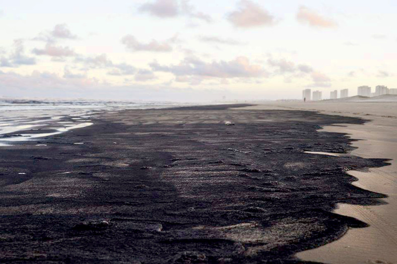 Mancha na praia Foto:Ibama