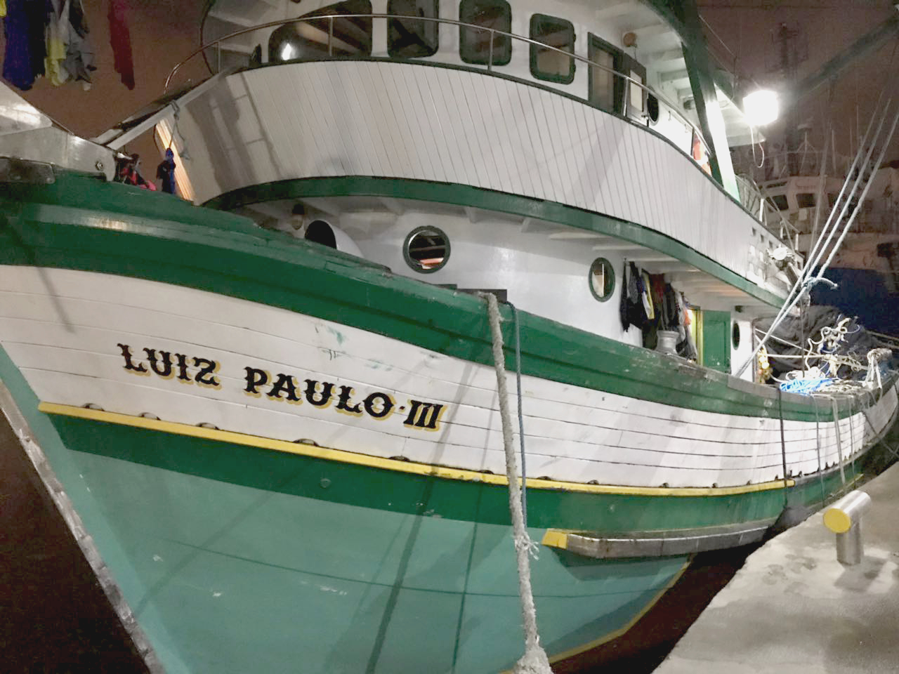 Embarcação apreendida durante operação de fiscalização em Niterói/RJ Foto: Ibama