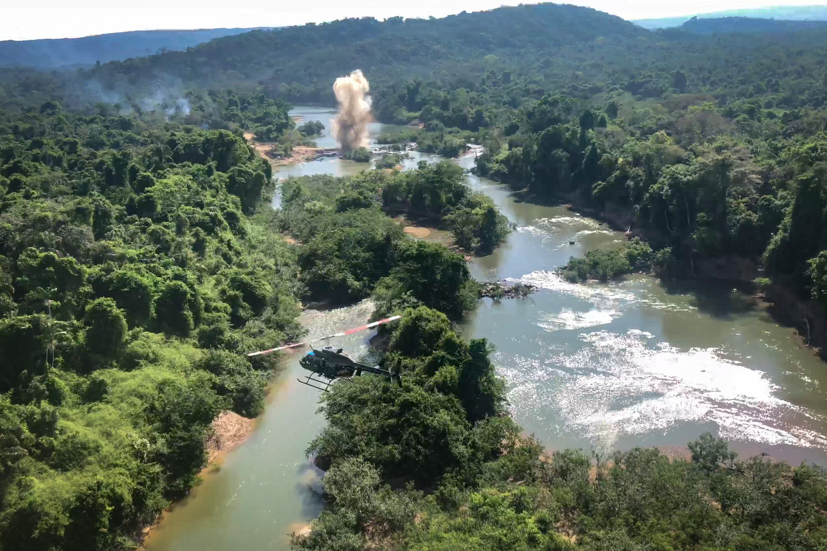Aeronave do Ibama sobrevoa área de garimpo identificada no nordeste da Terra Indígena Kayapó, no Pará Foto: Ibama