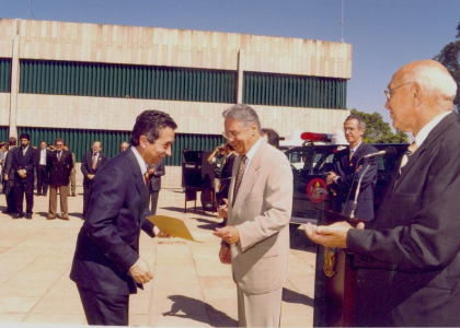 Visita do então Presidente da República, Fernando Henrique Cardoso, ao Ibama por ocasião da assinatura do decreto que criou o Prevfogo. 
