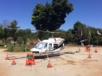 Helicóptero do Ibama em exposição na sede | Brasília/DF